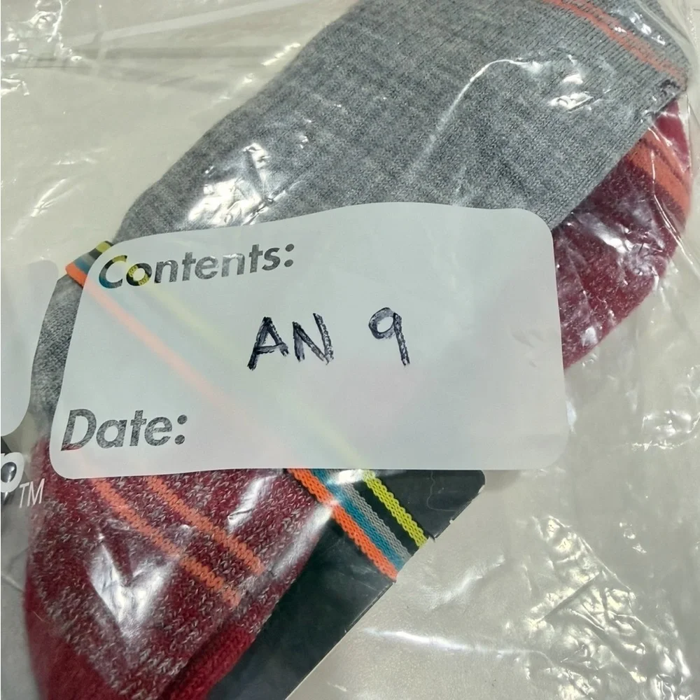 Smartwool Women's Large Hike Light Cushion Crew Socks Red Grey NWT Merino Wool